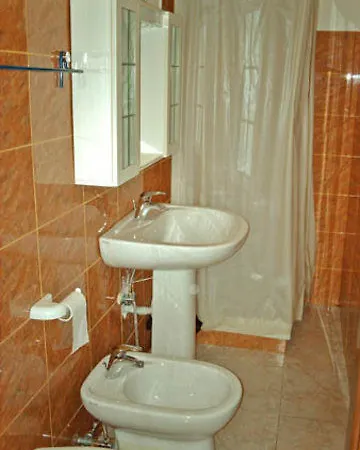 Nearhome فندق 3*